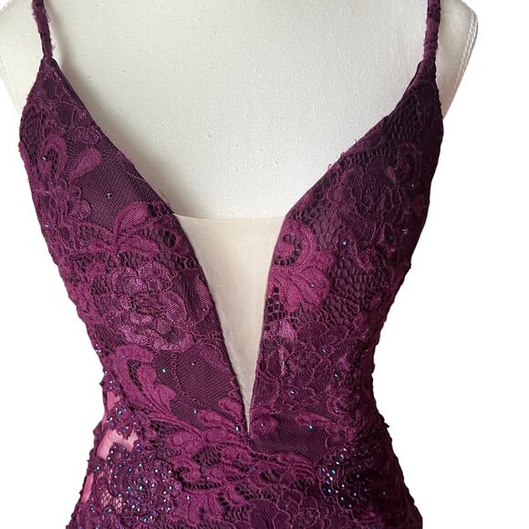 La Femme Women's 8 Dark Berry Deep V-neck Stretch Sparkle Embellished Lace Gown - Picture 4 of 16